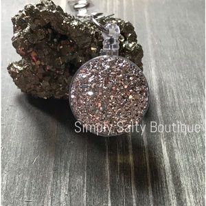 Druzy badge reel